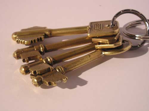 Immagine rappresentativa di un mazzo di chiavi di una casa acquistata e pagata attraverso un mutuo